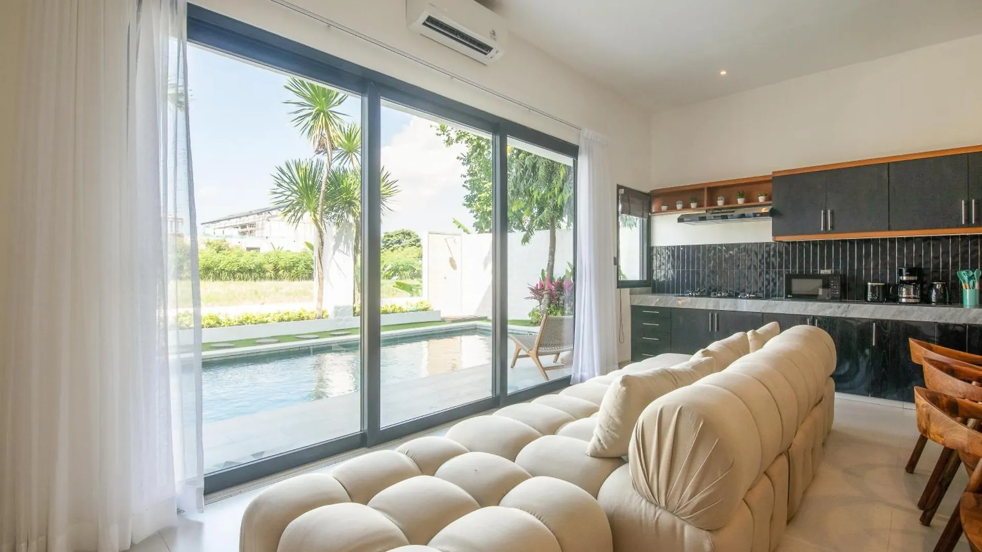 Amazing 4 Bd With Ricefield View Seminyak 0*, סמיניאק