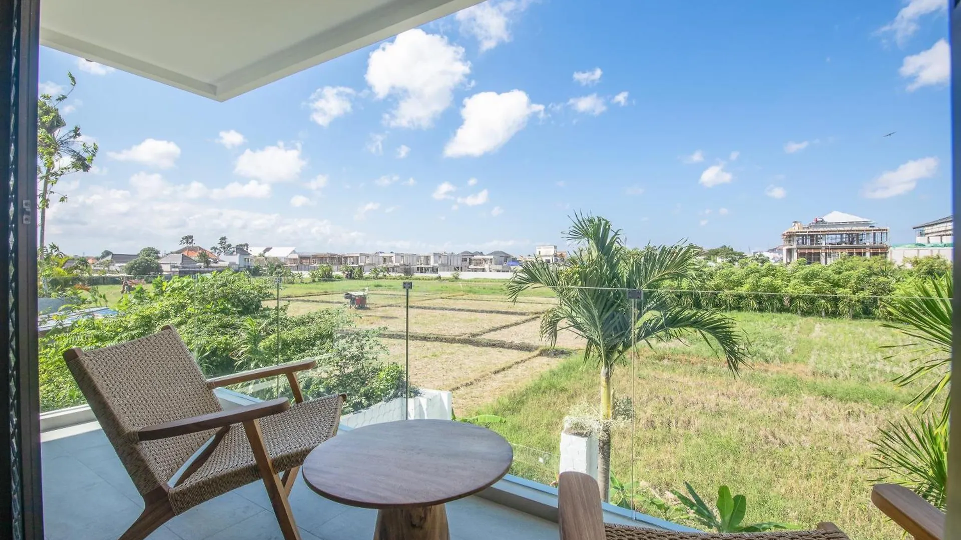 Vila Amazing 4 Bd With Ricefield View Seminyak